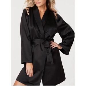 Frederick's of Hollywood M Black Satin Robe